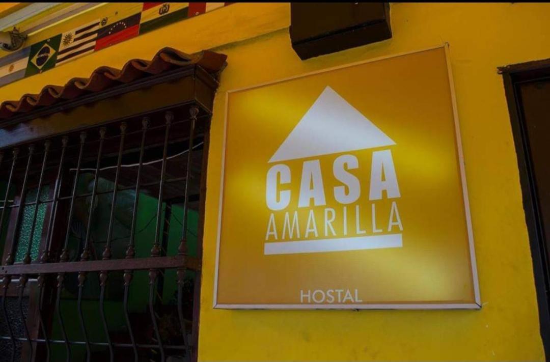 Casa Amarilla Hostel - Cali Bagian luar foto