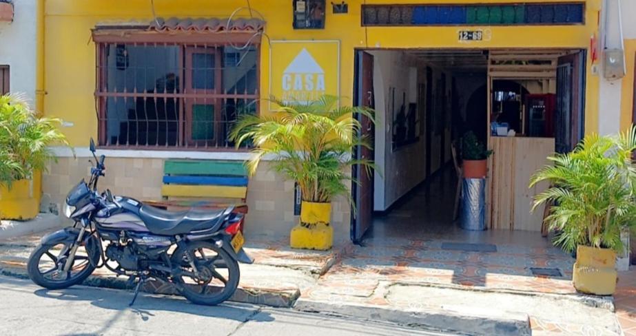Casa Amarilla Hostel - Cali Bagian luar foto