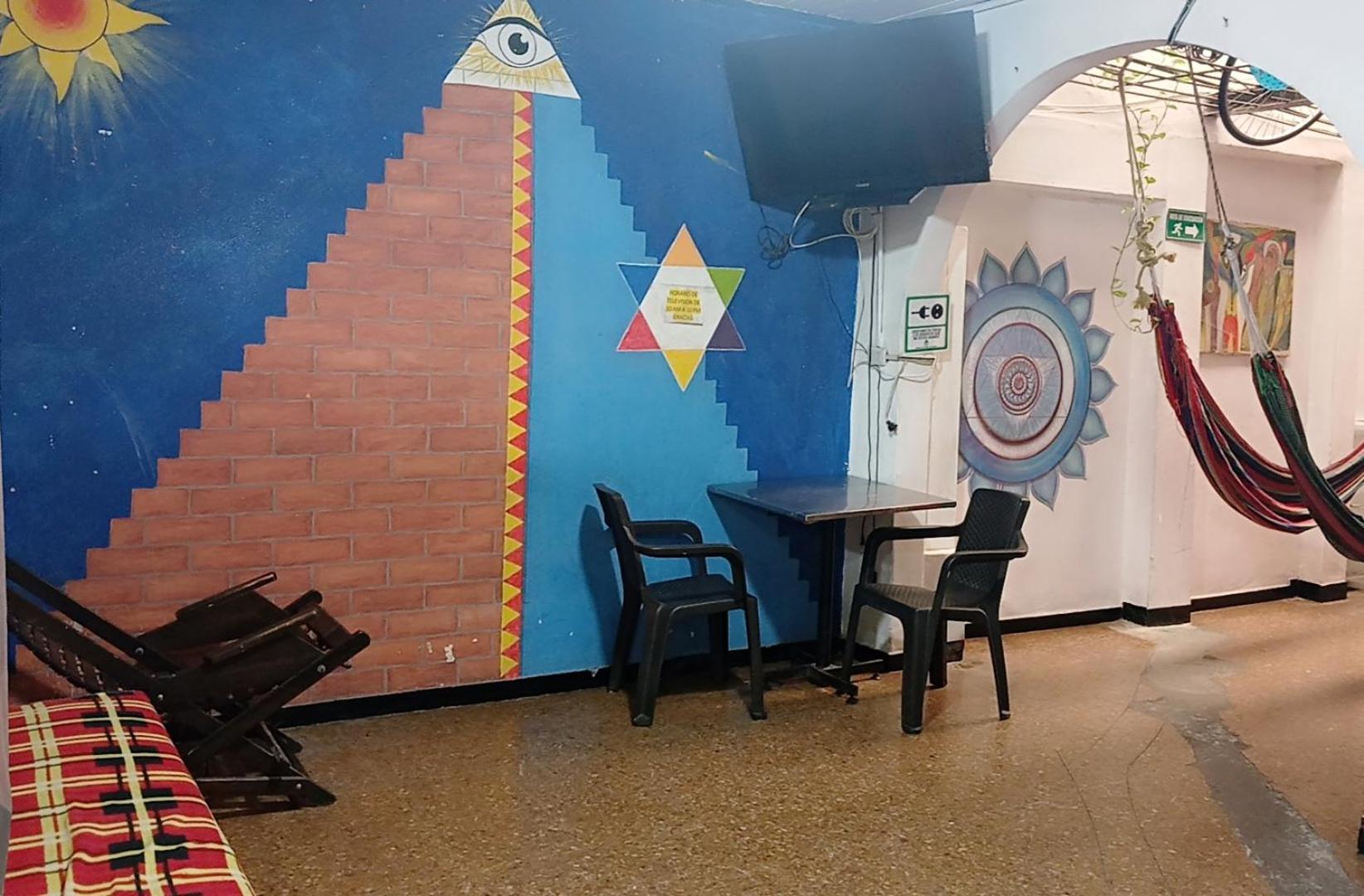 Casa Amarilla Hostel - Cali Bagian luar foto